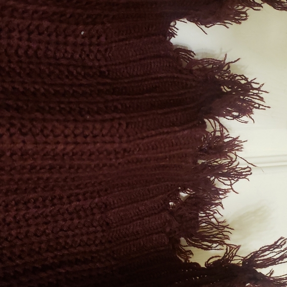 SALE!!💖💞 Miracle Maroon Ripped Oversized V-Neck Sweater - Picture 5 of 6